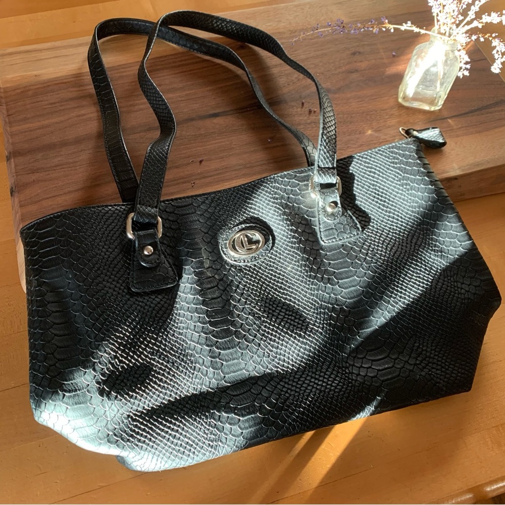 Black Faux Snakeskin Shoulder Bag Silver Tone Hardware Black Faux Leather Bag